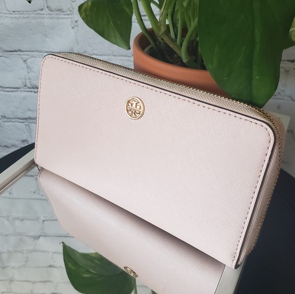 Tory Burch Handbags - Tory Burch Robinson Continental Pink Wallet